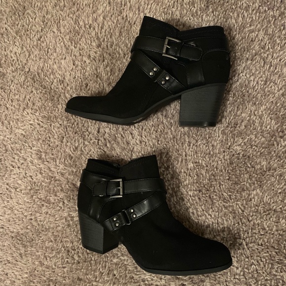 Indigo Shoes - NWOT Indigo Rd buckle booties